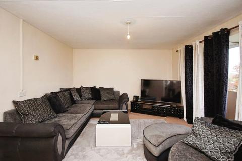 2 bedroom flat for sale, Windermere Road, Patchway, Bristol, Gloucestershire, BS34
