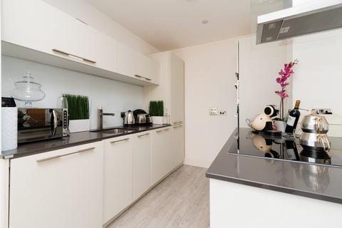 undefined, Empire Way, Caerdydd, Empire Way, Cardiff, CF11