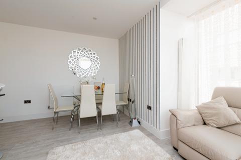 undefined, Empire Way, Caerdydd, Empire Way, Cardiff, CF11