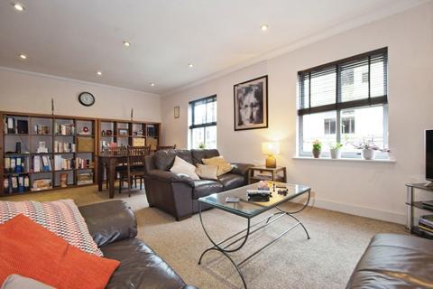 2 bedroom flat for sale, St James Mansions, Mount Stuart Square, CF10