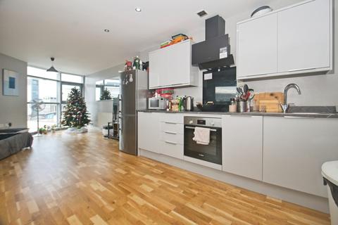 2 bedroom flat for sale, Altolusso, Bute Terrace, CF10