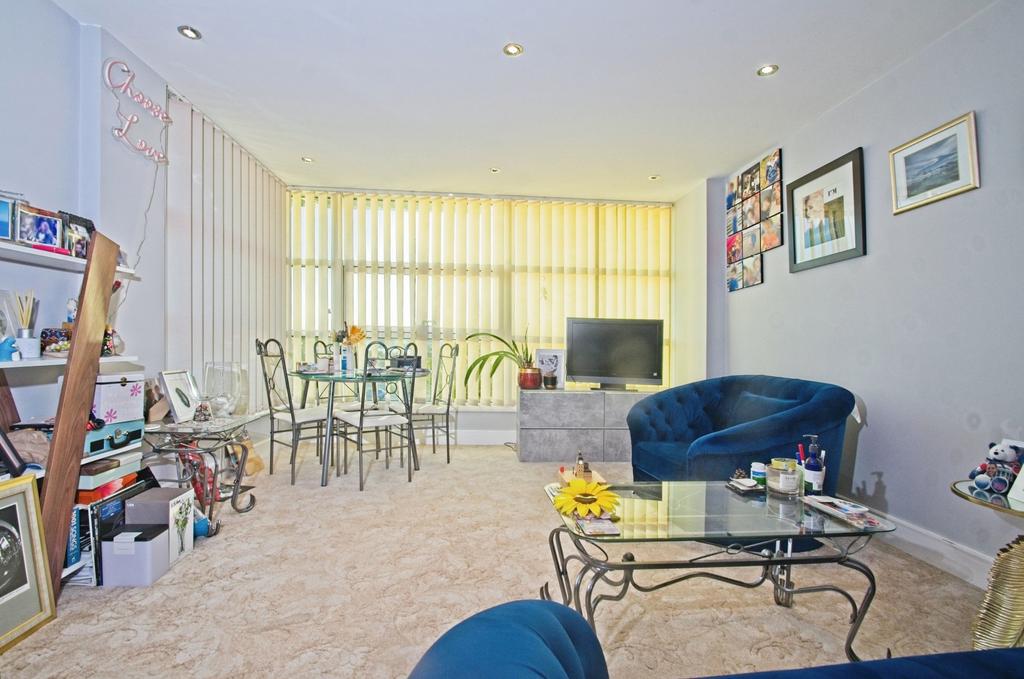 Living/Dining Area