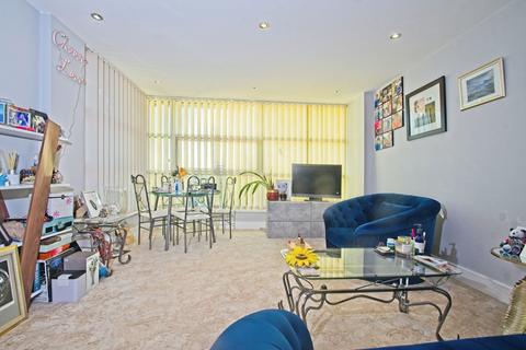 2 bedroom flat for sale, Havannah Street, Cardiff, CF10