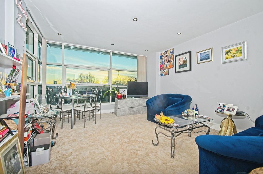 Living/Dining Area