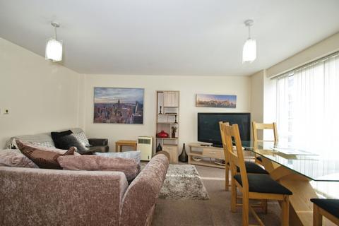 2 bedroom flat for sale, Overstone Court, Cardiff, CF10