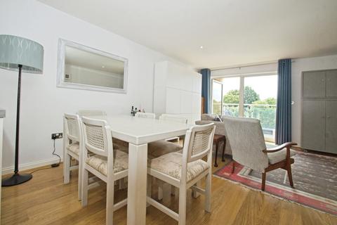 1 bedroom flat for sale, Penstone Court, Chandlery Way, Cardiff, CF10