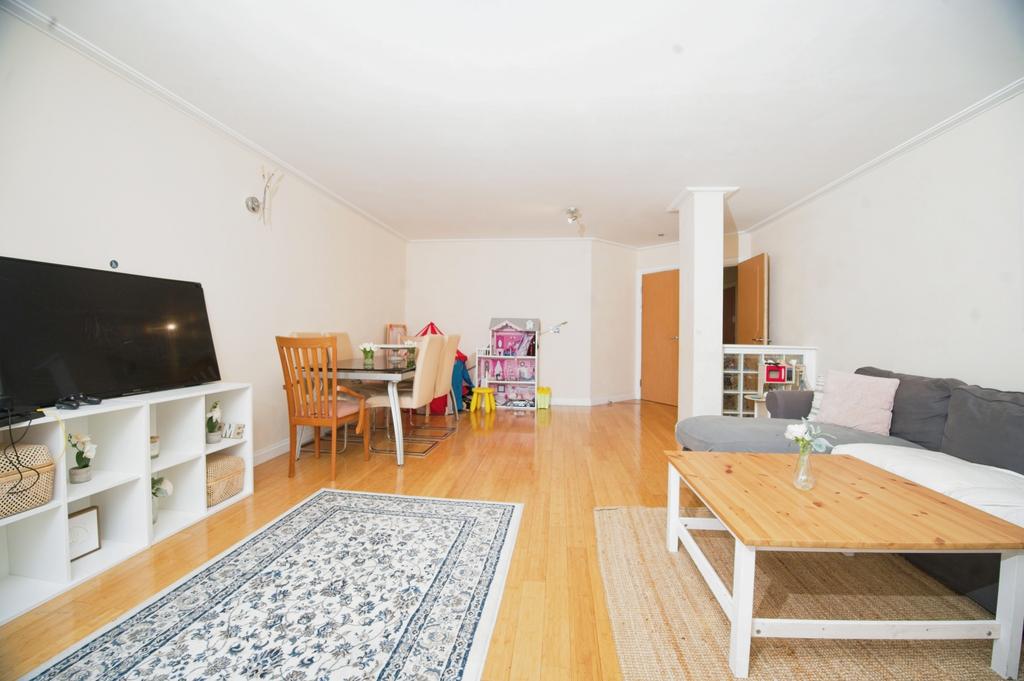 Living/Dining Area
