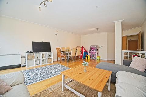 undefined, Lynton Court, CARDIFF, South Glamorgan, CF10