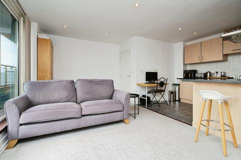 1 bedroom flat for sale, Jones Point, Ferry Court, Cardiff, South Glamorgan, CF11