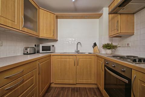 1 bedroom flat for sale, Vellacott Close, Cardiff, CF10