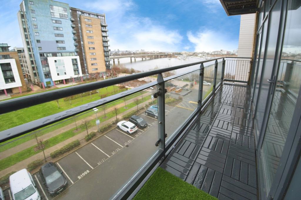 Balcony/Views