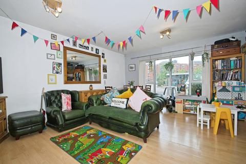 2 bedroom flat for sale, Adventurers Quay, CARDIFF, South Glamorgan, CF10