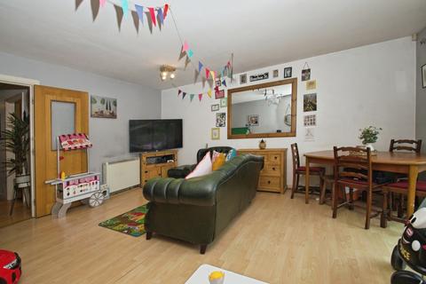 2 bedroom flat for sale, Adventurers Quay, CARDIFF, South Glamorgan, CF10