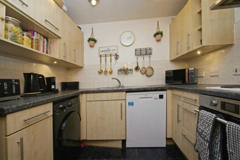 2 bedroom flat for sale, Adventurers Quay, CARDIFF, South Glamorgan, CF10