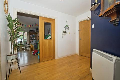 2 bedroom flat for sale, Adventurers Quay, CARDIFF, South Glamorgan, CF10