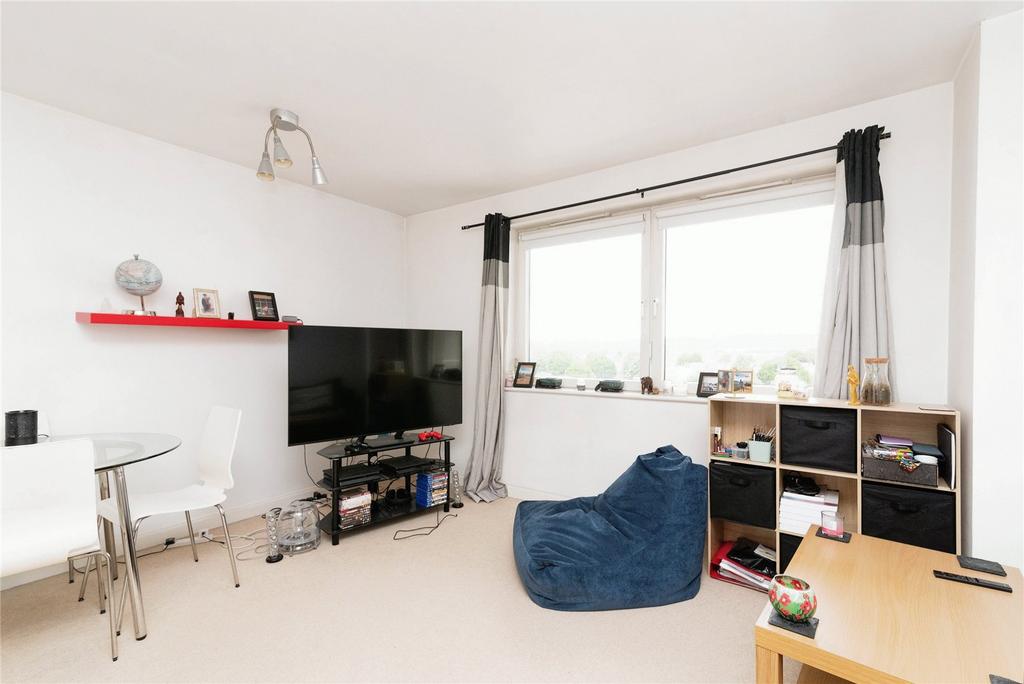 Living/Dining Area