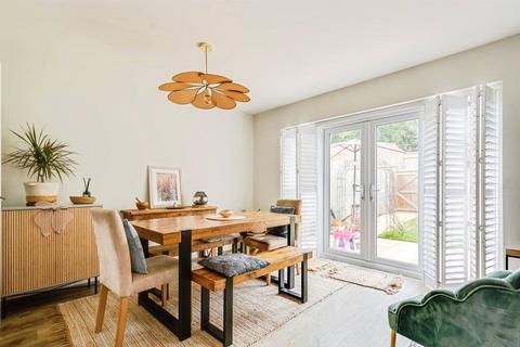 4 bedroom terraced house for sale, Olivers Close, WITNEY, Oxfordshire, OX29