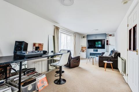 2 bedroom flat for sale, Spring Lane, Headington, Oxford, Oxfordshire, OX3