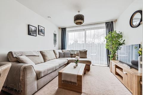 2 bedroom flat for sale, Barns Road, Oxford, Oxfordshire, OX4