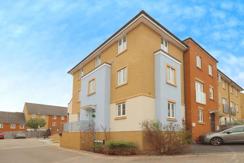 4 bedroom end of terrace house for sale, Loop Road, Mangotsfield, Bristol, BS16