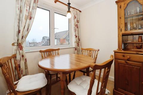 2 bedroom flat for sale, Albert Road, Staple Hill, Bristol, BS16
