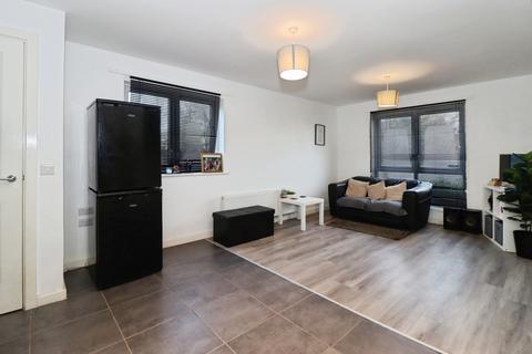 1 bedroom flat for sale, Oaktree Avenue, Pucklechurch, Bristol, BS16