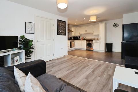 1 bedroom flat for sale, Oaktree Avenue, Pucklechurch, Bristol, BS16