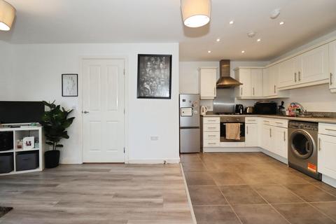 1 bedroom flat for sale, Oaktree Avenue, Pucklechurch, Bristol, BS16