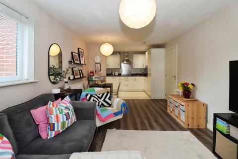 2 bedroom flat for sale, Jenner Boulevard, Lyde Green, Bristol, BS16