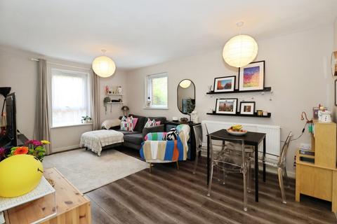 2 bedroom flat for sale, Jenner Boulevard, Lyde Green, Bristol, BS16