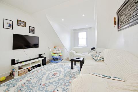 2 bedroom flat for sale - Fore Street, London, N18