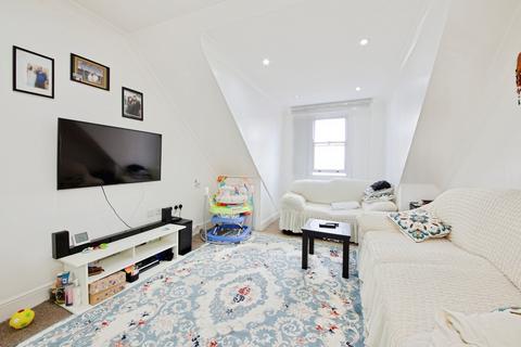 2 bedroom flat for sale, Fore Street, London, N18