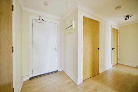 2 bedroom flat for sale, The Concourse, London, N9