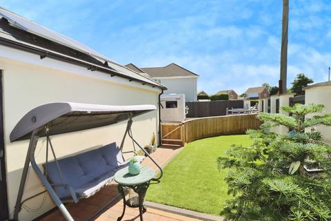 2 bedroom bungalow for sale, Chakeshill Drive, Bristol, Somerset, BS10