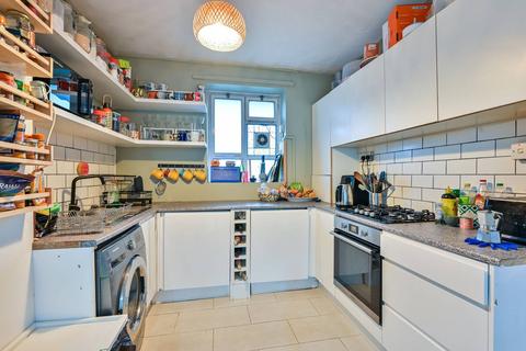 3 bedroom flat for sale, Camberwell Road, Camberwell, London, SE5