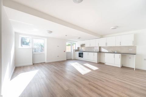 6 bedroom terraced house to rent, Windsor Crescent, Wembley, HA9