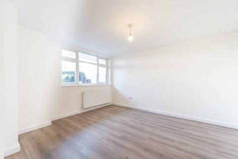 6 bedroom terraced house to rent, Windsor Crescent, Wembley, HA9