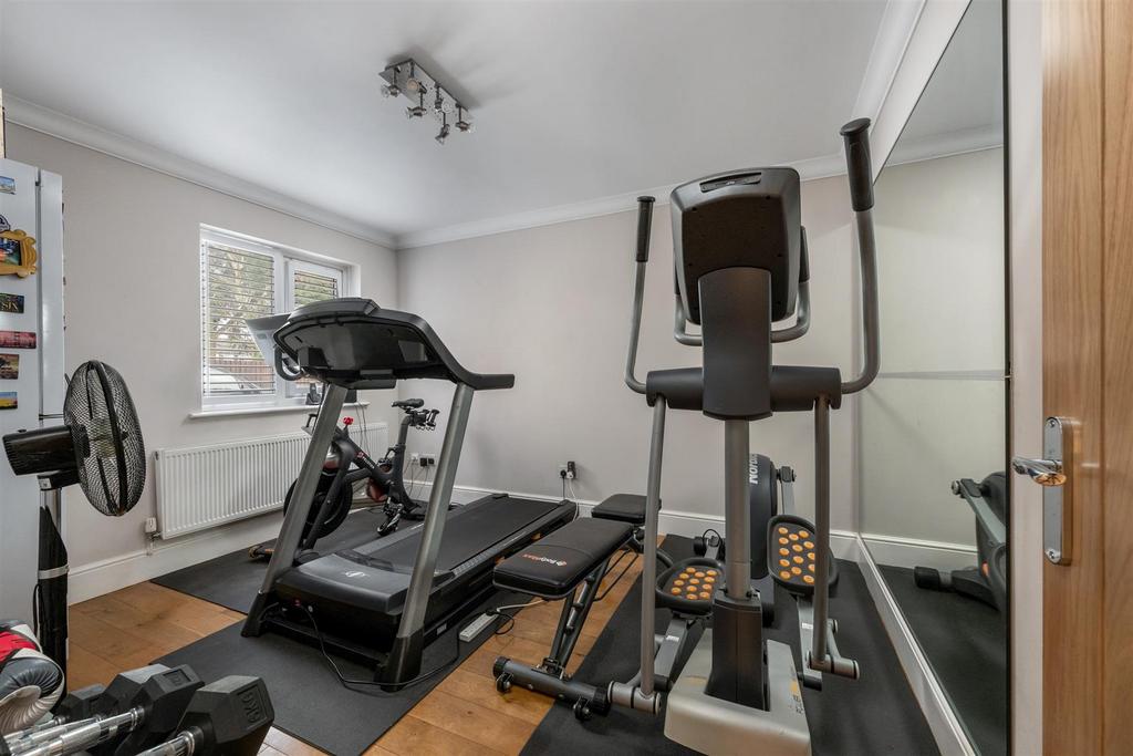 8a Hamilton Drive PH-64.jpg