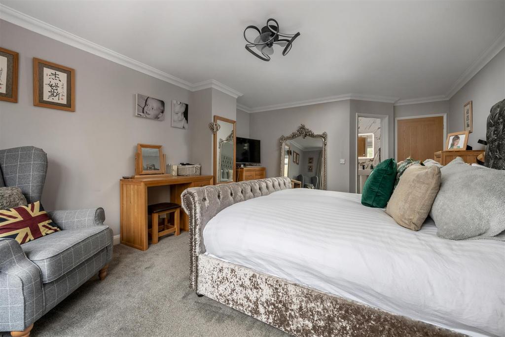 8a Hamilton Drive PH-70.jpg