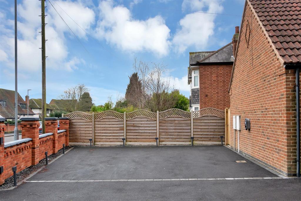 8a Hamilton Drive PH-23.jpg