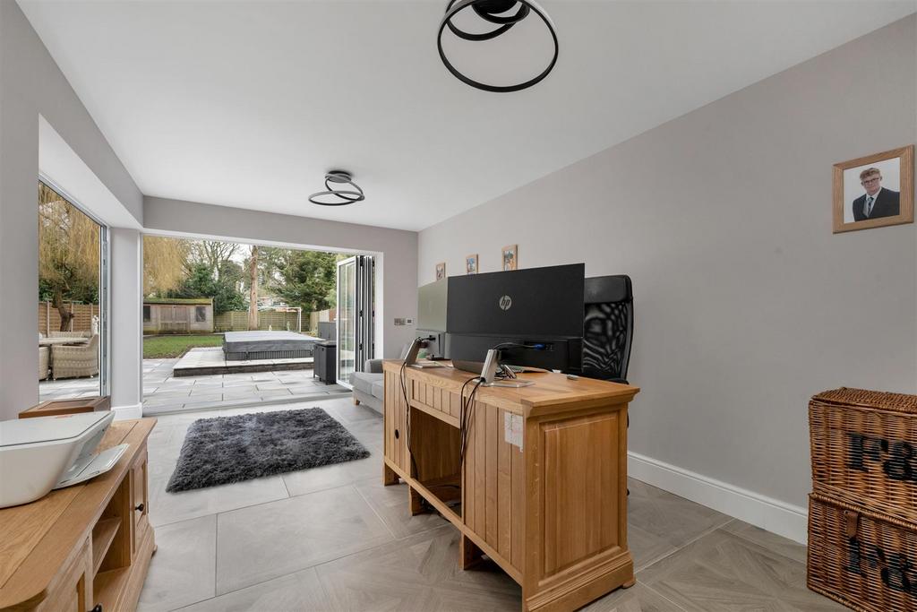 8a Hamilton Drive PH-53.jpg