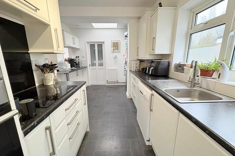 3 bedroom semi-detached house for sale, Coates Way, Watford, WD25