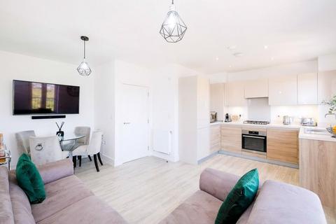 2 bedroom flat to rent, Foxglove House, Chigwell IG7