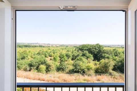 2 bedroom flat to rent, Foxglove House, Chigwell IG7