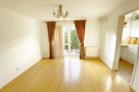1 bedroom ground floor flat to rent, Gordon Close, Haywards Heath, West Sussex, RH16 1ER