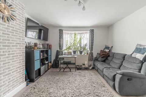 Crossway, Pinner, HA5