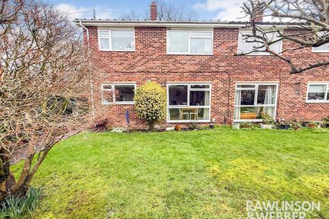 undefined, Warwick Gardens, Thames Ditton KT7