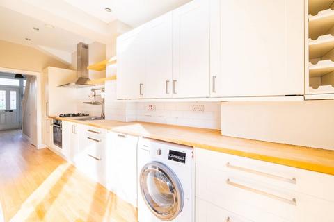 3 bedroom terraced house for sale, Cromer Road, Tooting, London, SW17