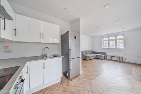 2 bedroom flat to rent, Langdale Avenue, Mitcham, CR4