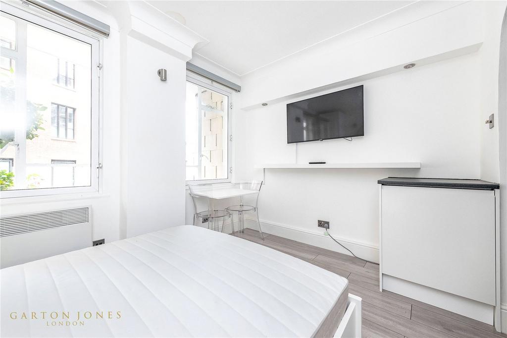 Reception/Bed